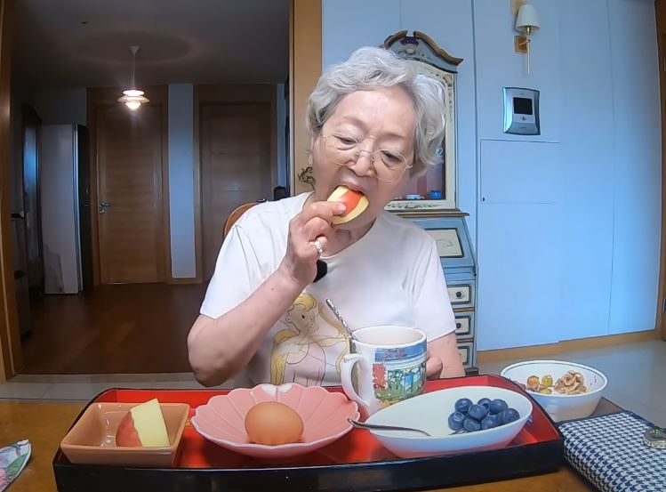 김영옥, 87세에도 빛나는 건강 비결? 매일 아침 챙겨 먹는 '이 음식'은 무엇?