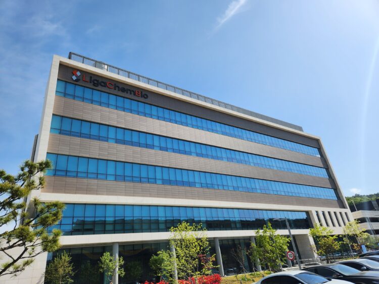 LigaChemBio, réception de jalons de la société tchèque Sotio Biotech