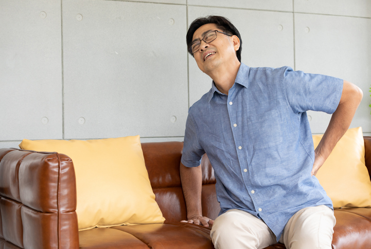 Quatre causes de hernie discale menaçant la santé des personnes d'âge moyen